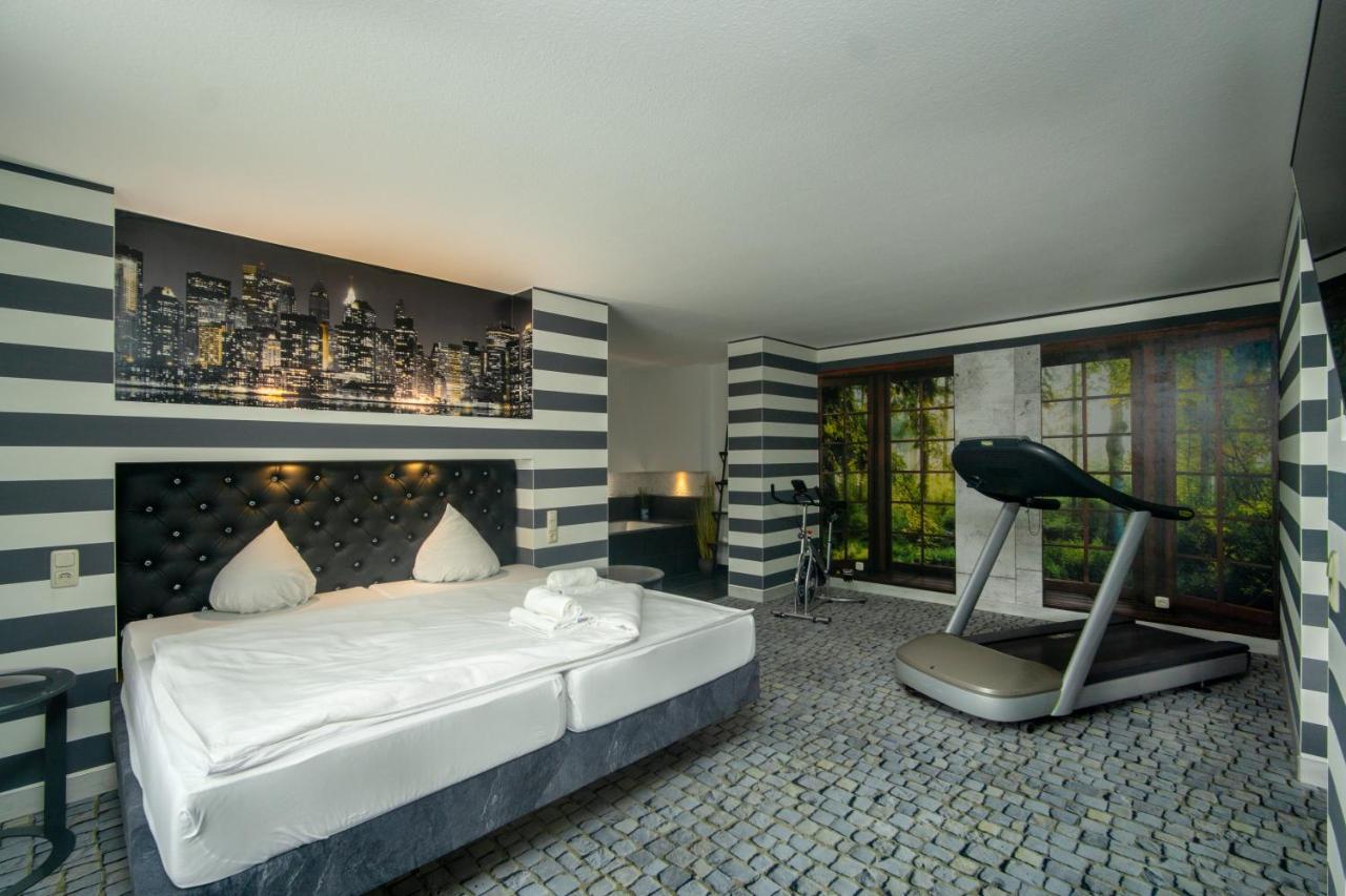 Sl'Otel Im Parforcehaus Bernburg Luaran gambar