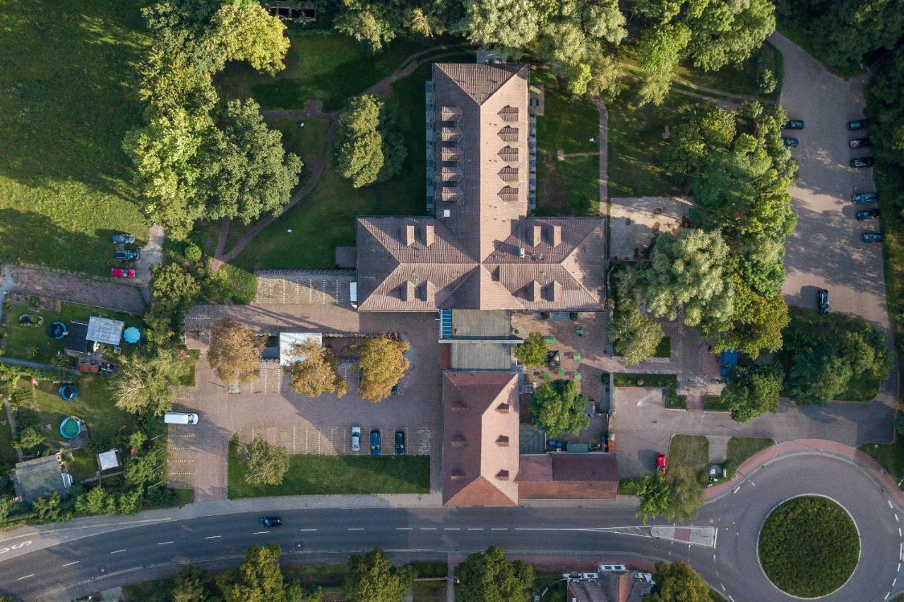 Sl'Otel Im Parforcehaus Bernburg Luaran gambar