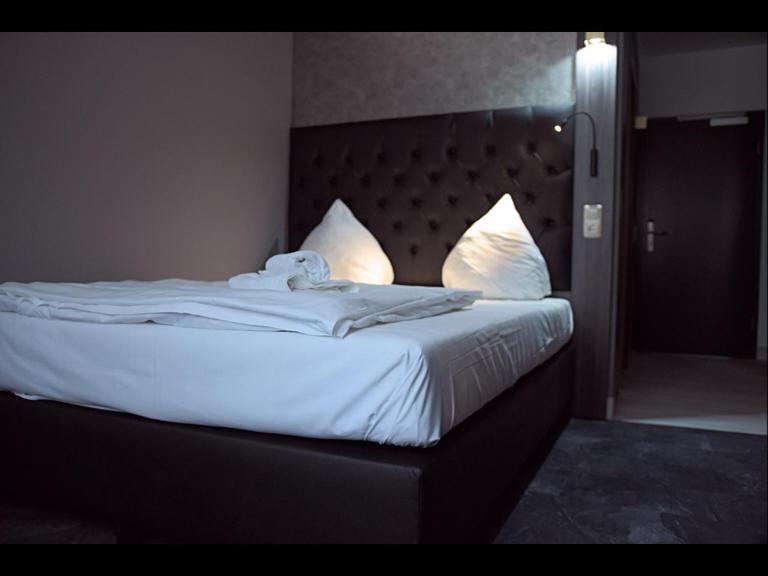 Sl'Otel Im Parforcehaus Bernburg Luaran gambar