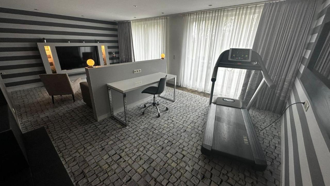 Sl'Otel Im Parforcehaus Bernburg Luaran gambar