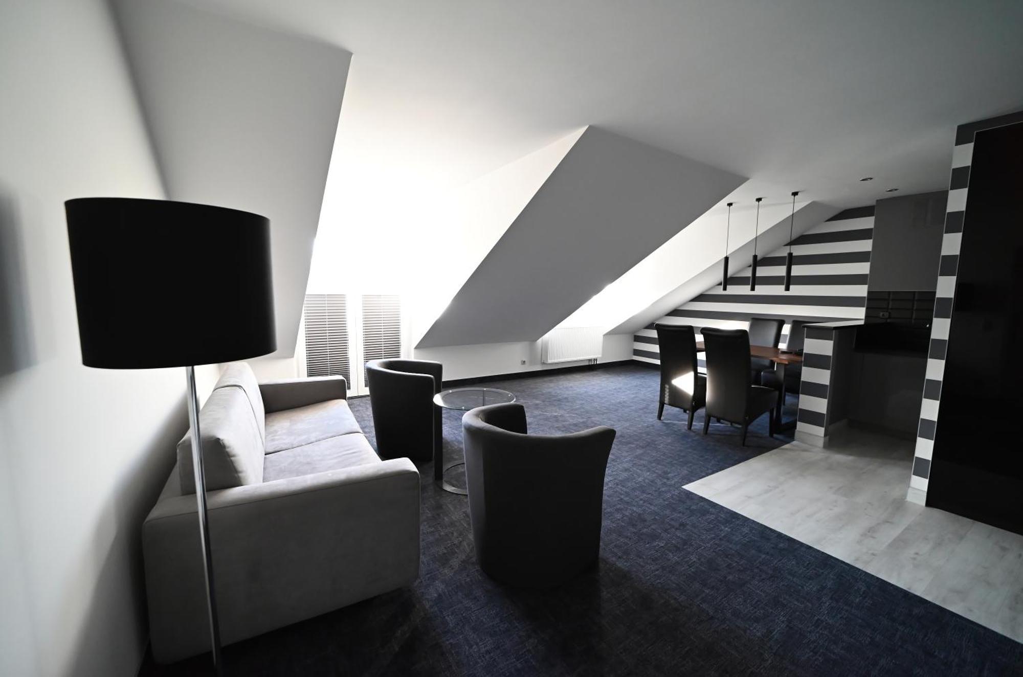 Sl'Otel Im Parforcehaus Bernburg Luaran gambar