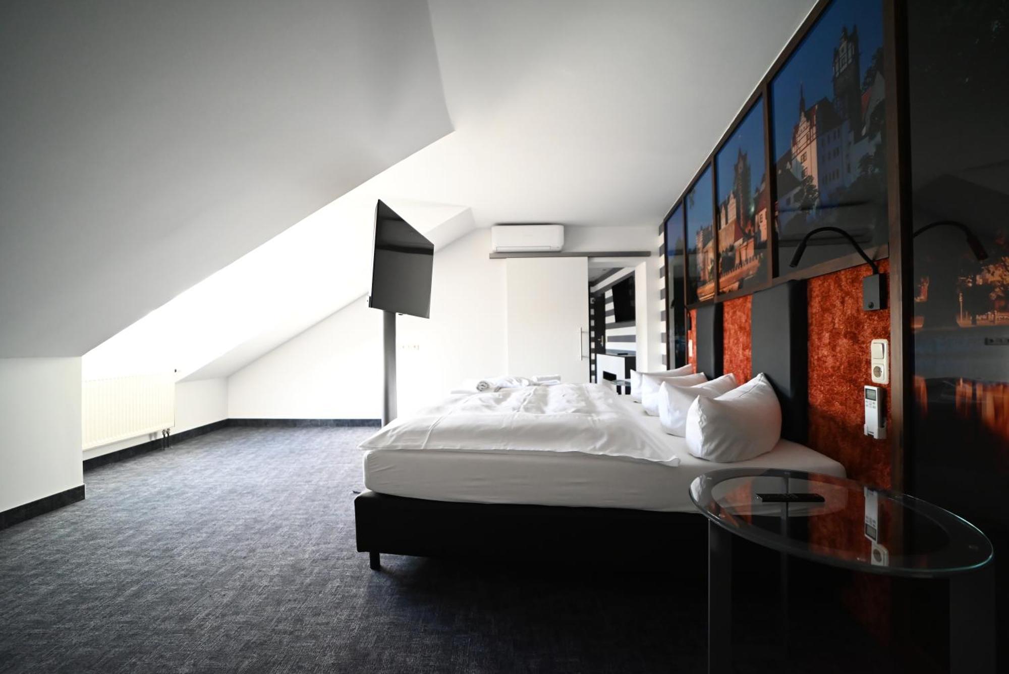 Sl'Otel Im Parforcehaus Bernburg Luaran gambar