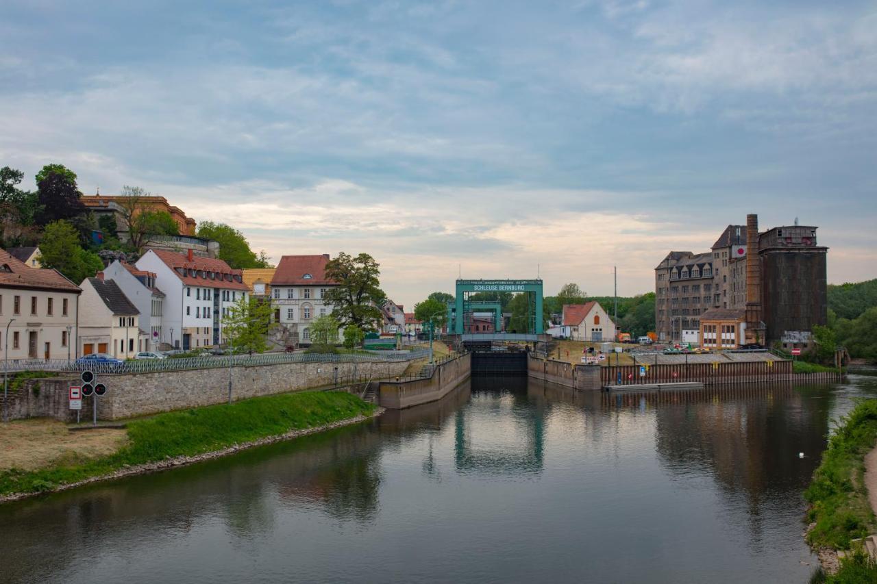 Sl'Otel Im Parforcehaus Bernburg Luaran gambar